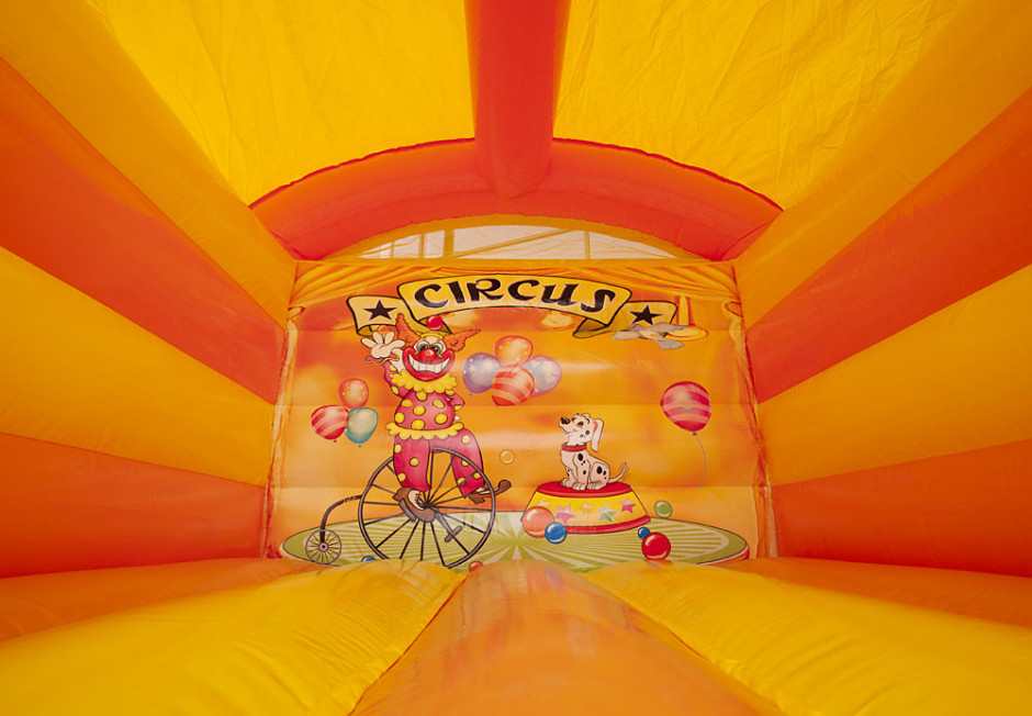 Mini springkussen circus overdekt 940x652